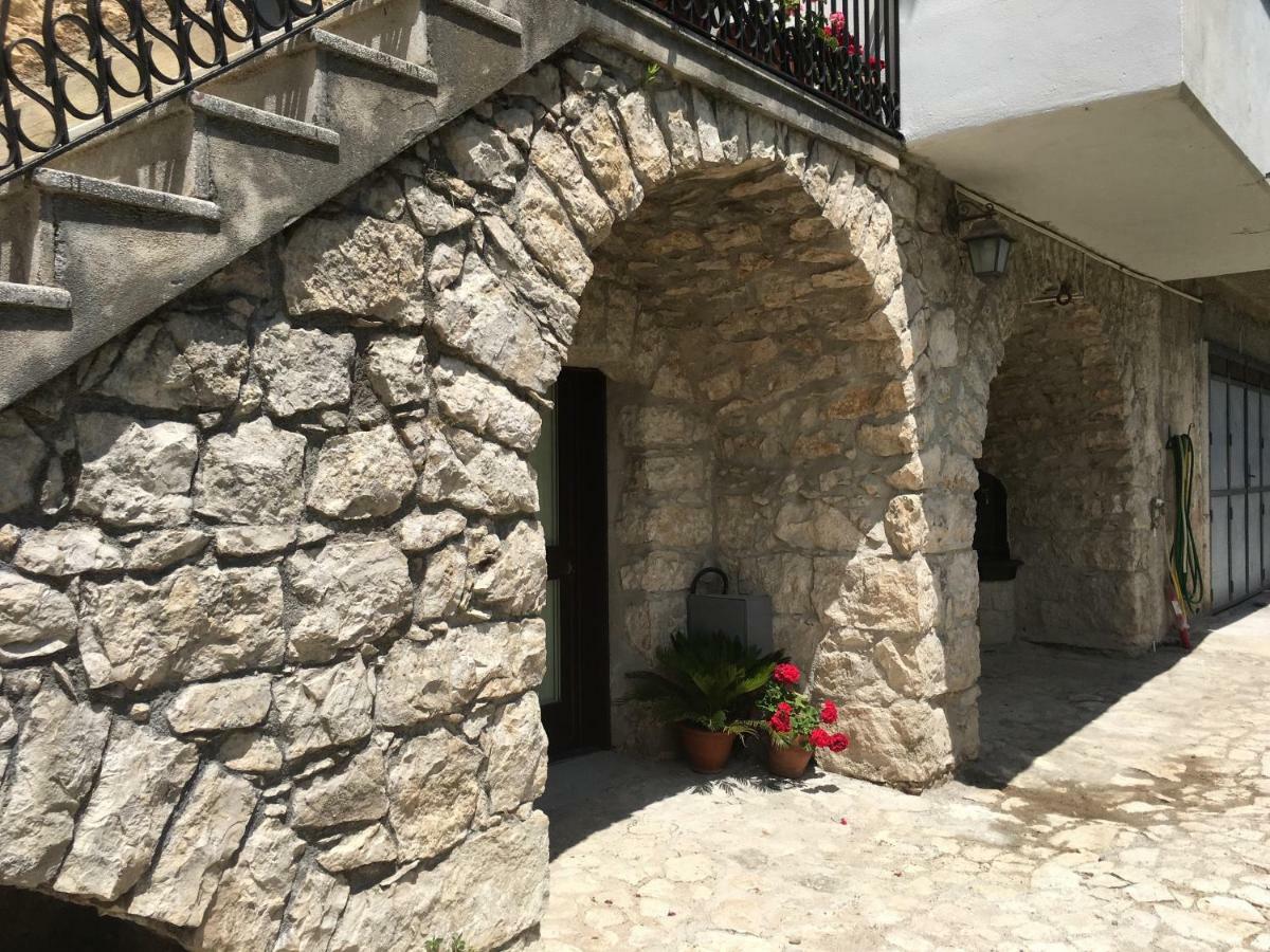 Casa Sarlo Aparthotel Petina Exterior foto